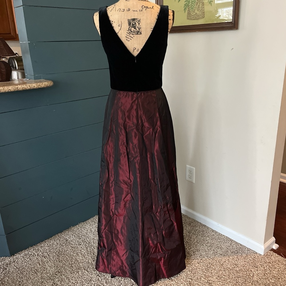 Crimson by Lawrence Kurtz Vintage Black Velvet  Iridescent Red Formal Prom Dress